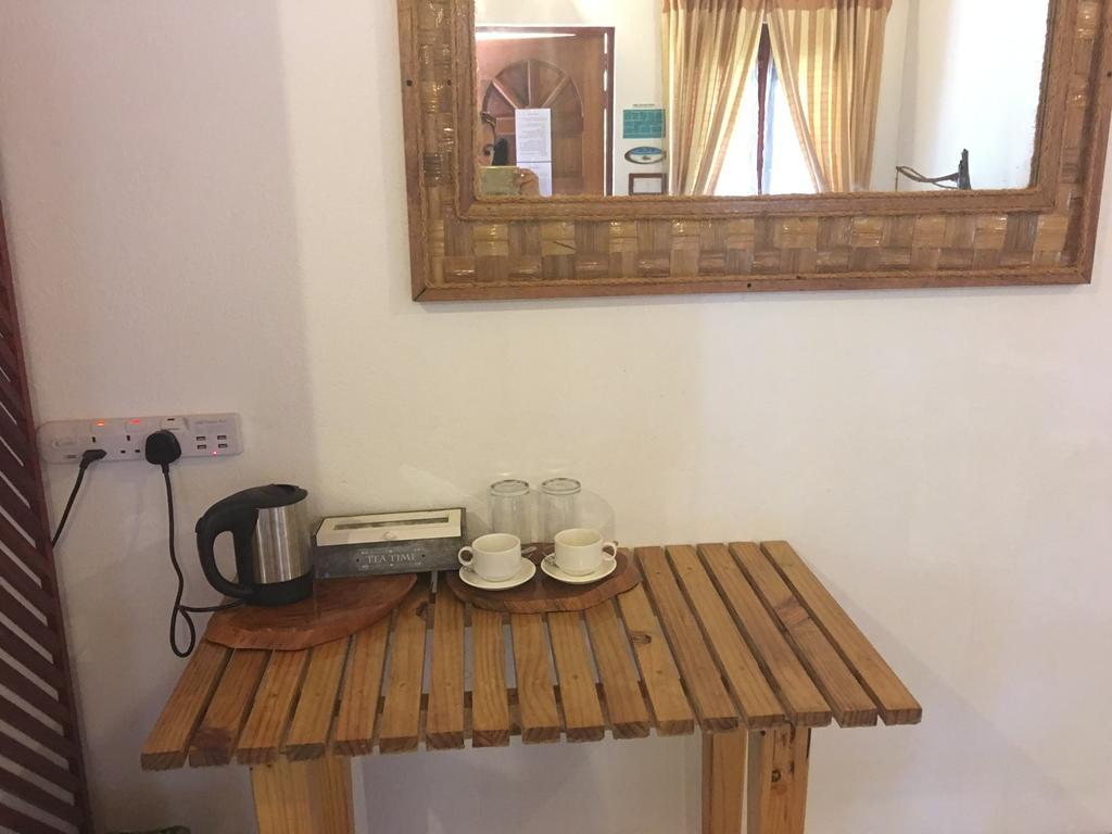 Hudhu Raakani Lodge Maldives Thinadhoo  Екстер'єр фото